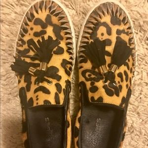 J/SLIDES LEOPARD PRINT TASSEL "Aztec"